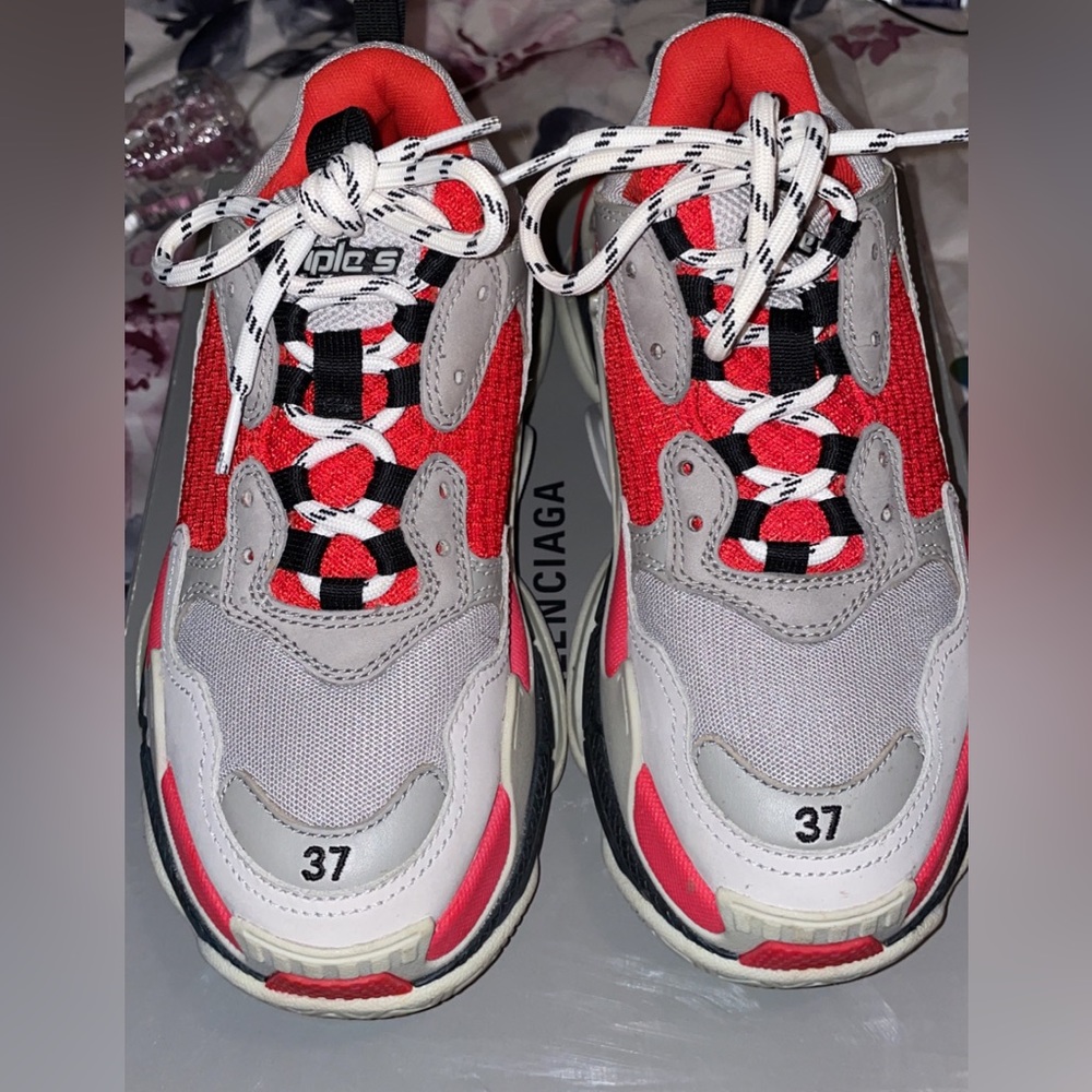 Size 37.
